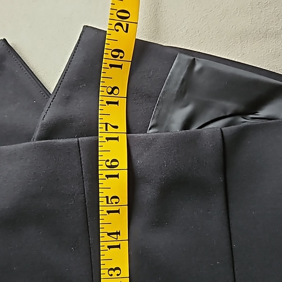 Freda's short black vest - Picture 5 of 5